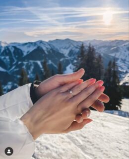 🎄💍 Megkérte a kezed? 

Szívből gratulálok az eljegyzésetekhez! 🤩🥰 Gyanítom már most ezer izgalmas kérdés kavarog a fejedben és legszívesebben, már azonnal neki is kezdenél a szervezésnek.🤪 
🎁Jó, hogy rám találtál, mert van egy ajándékom számodra, amivel kicsit könnyebb lesz elindulnod az #esküvőszervezés útvesztőjében.🥰

Töltsd le az INGYENES esküvőszervezési ‘to do’ listát, amit Neked készítettem. 

🔗Link a bioban!

Ha pedig további segítségre van szükséged, lépj be a Vigyázz, Kész (?), Esküvő zárt Facebook csoportba, írj emailt vagy hívj fel és beszélgessünk!👩🏻‍🦰🤩 

☎️+36304328260 
📩 hello@meszaroseszter.hu

#eljegyzés #menyasszonylettem #esküvőszervező #esküvőihelyszín